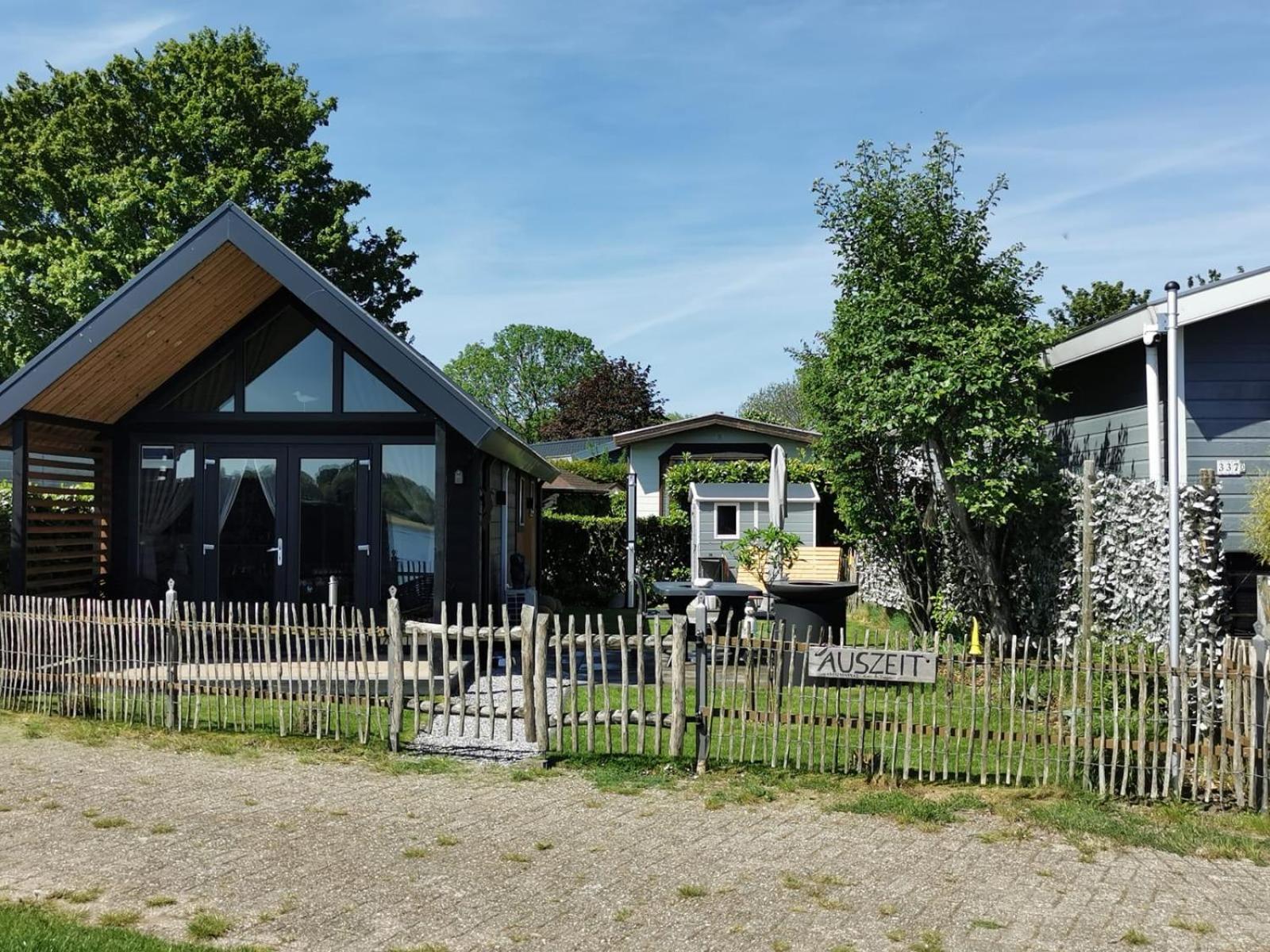 Tiny Haus Auszeit Am See Lathum Ngoại thất bức ảnh